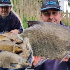 Najlepsze przynęty na leszcza: sprawdzone przepisy i triki na rekordowe połowy