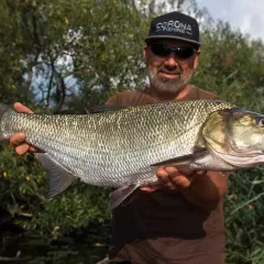 Marcowy spinning: Jakie ryby łowić i gdzie szukać? Poradnik